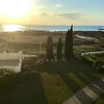 Au Grau-du-roi Avec Piscine Partagee
